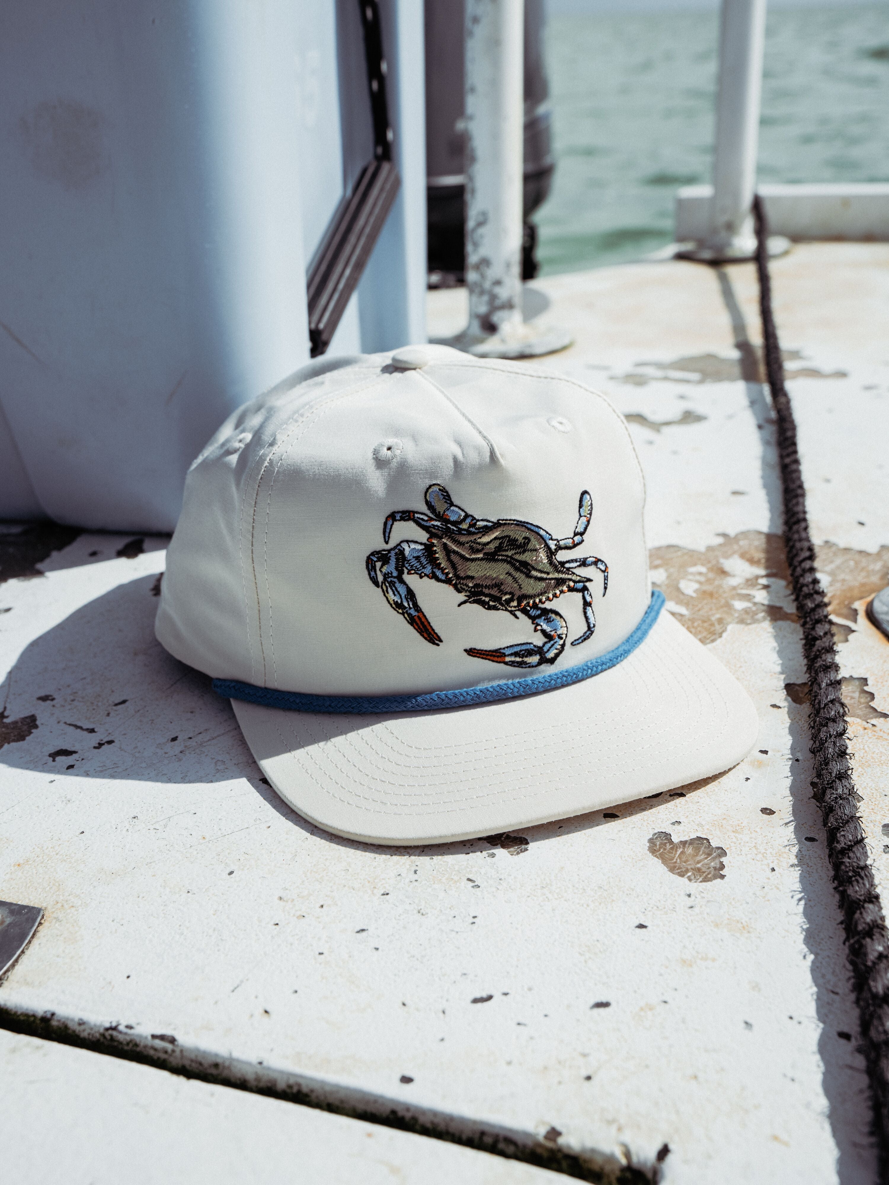 Blue Crab Hat - Ivory