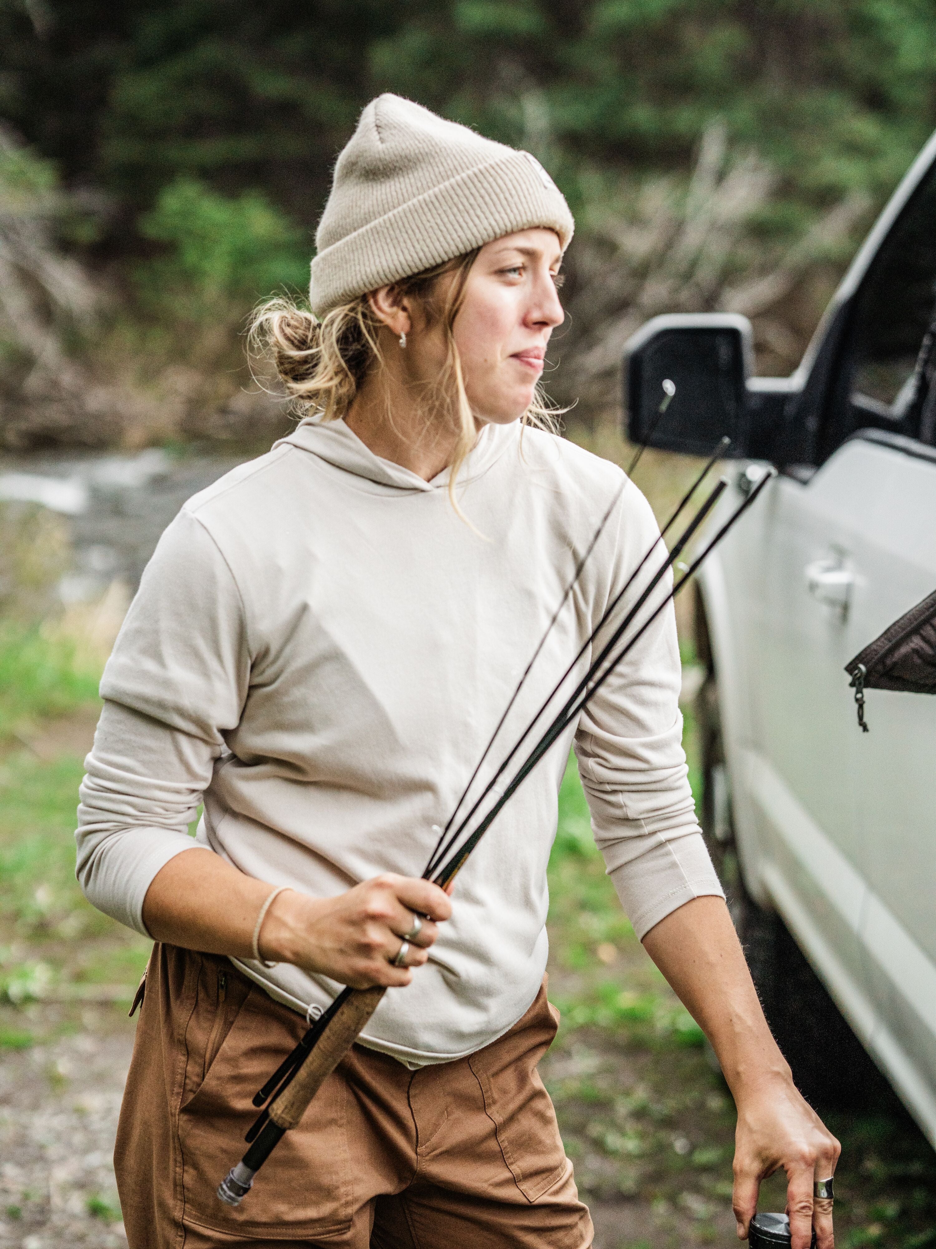 W's Essential Hoodie - Sanddollar