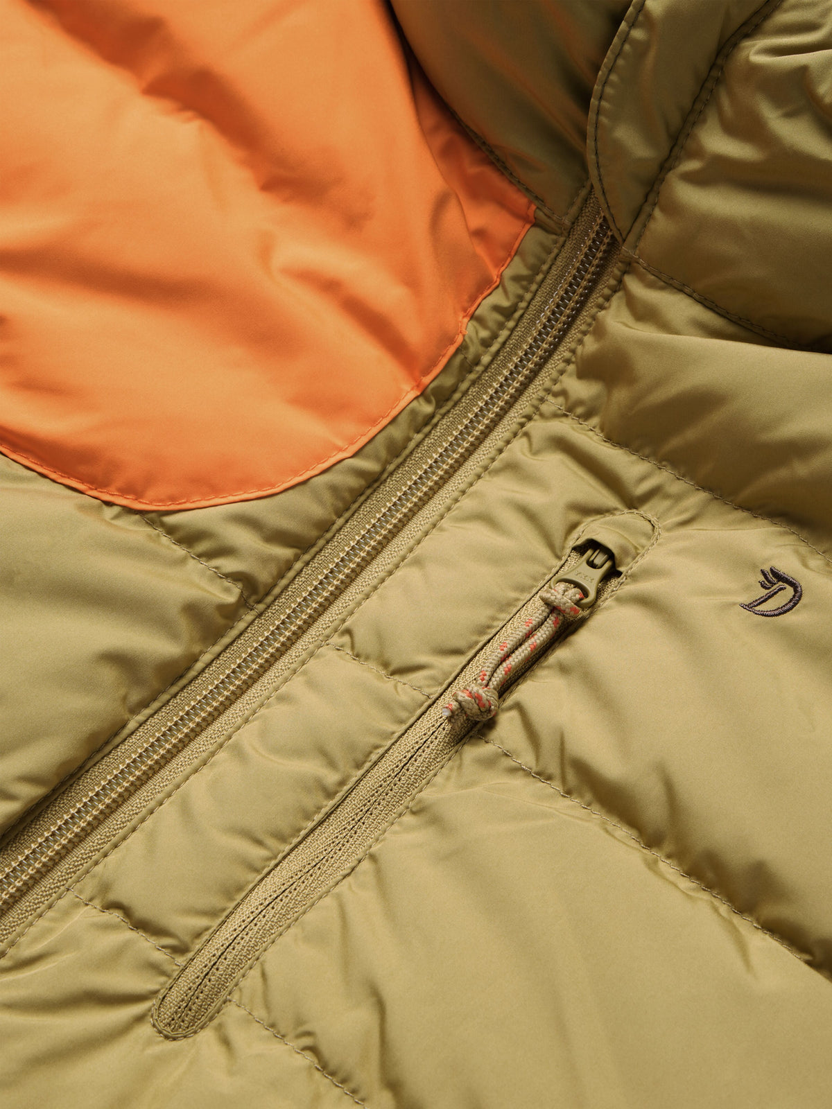 M's DryDown Reversible Vest - Wheat / Pin Oak